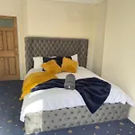 Hometel Digs Hidden Mansion Sleeps 15