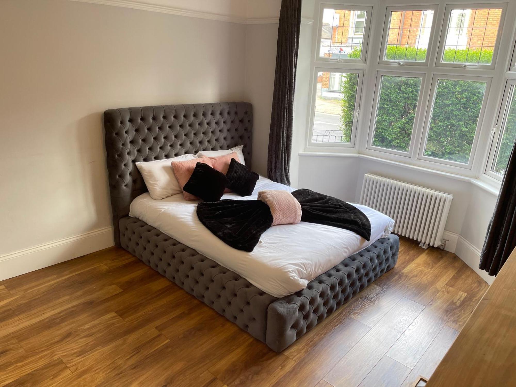 Hometel Digs Hidden Mansion Sleeps 15 Leicester